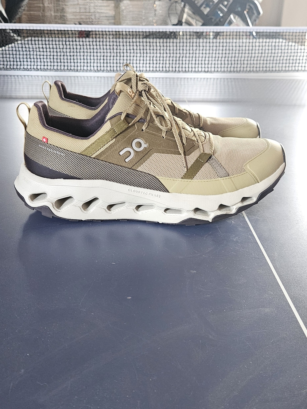 Like New -On Cloud Horizon Running Men’sTrail Shoe — Safari/Ice Sz12